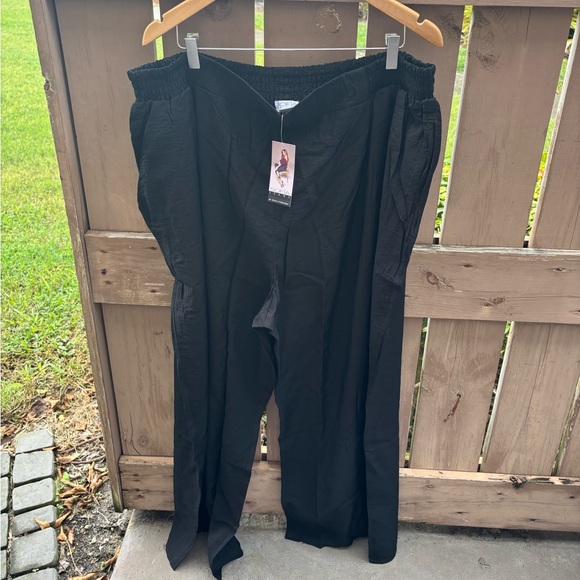 🎉NWT🎉Black Relaxed Fit Pants - Picture 1 of 13